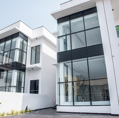 Modern 4-bedroom duplex